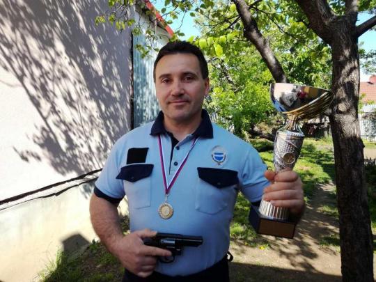 Mestský policajt zvíťazil na streleckej súťaži Mestský policajt zvíťazil na streleckej súťaži